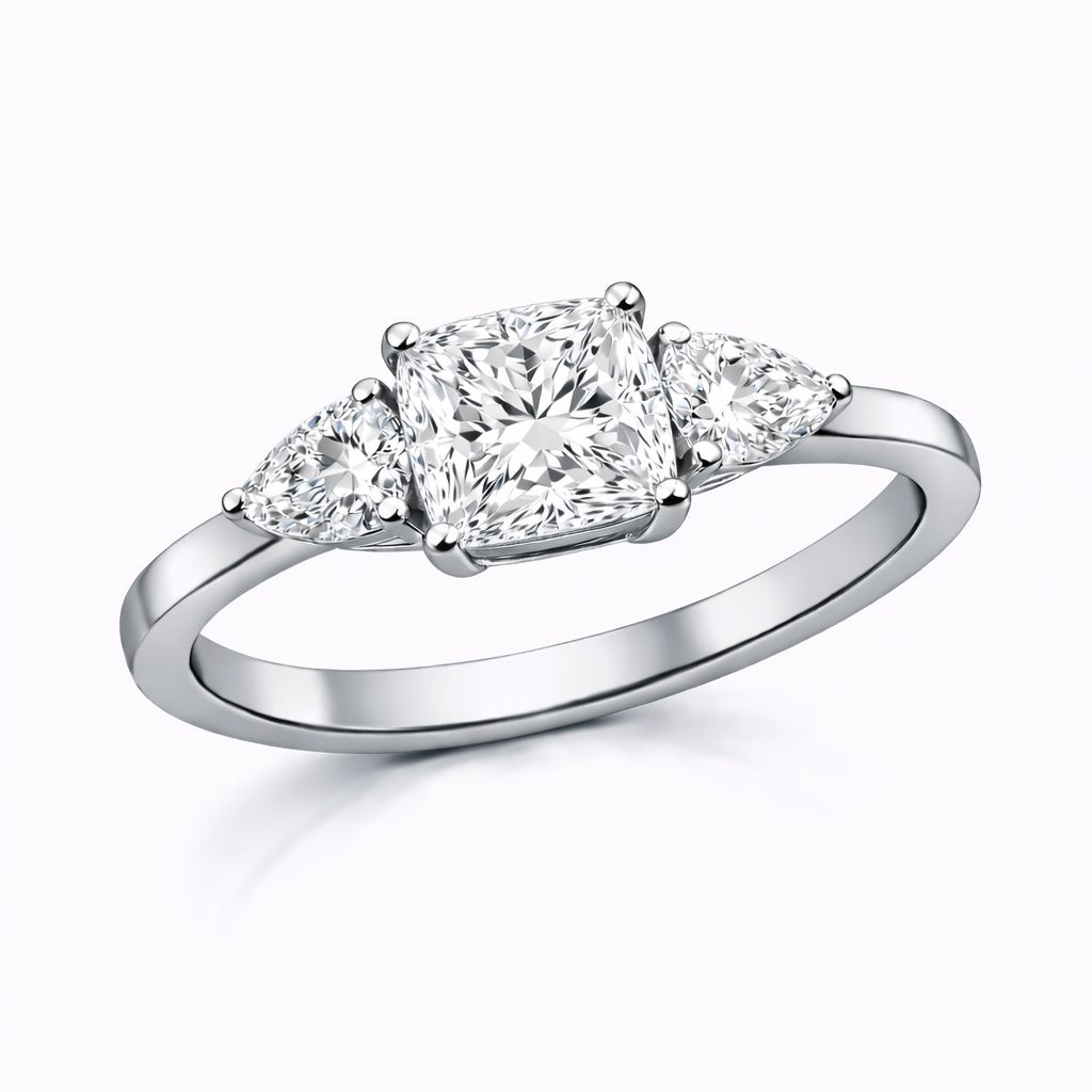 Cushion-cut diamond ring, 2 carats