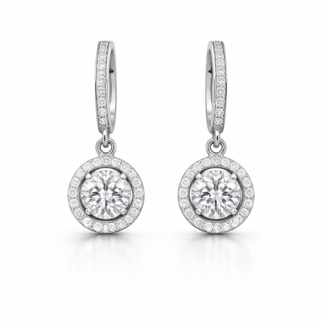 Round diamond earrings, 0.50 ct, with a 0.72 ct halo in 585 white gold — a balance of brilliance and form.