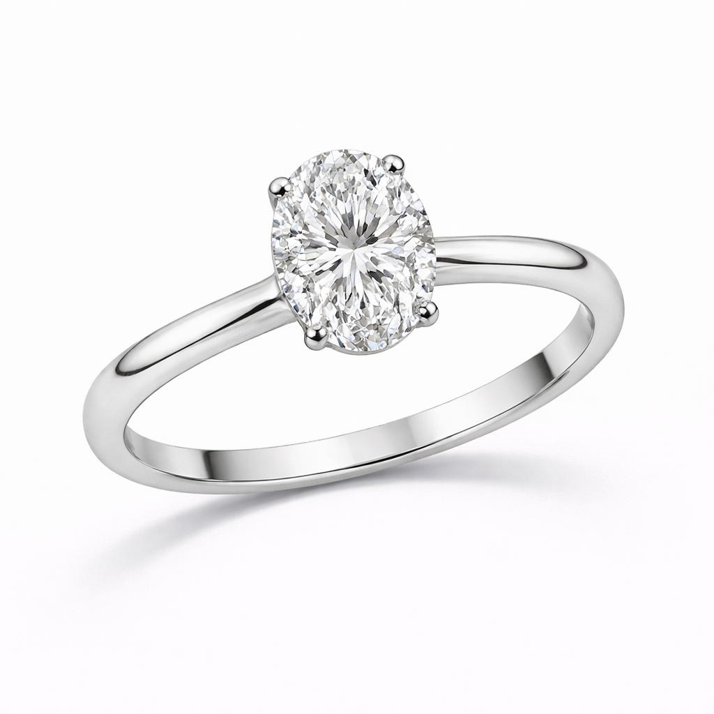 Oval diamond ring, 1 carat.